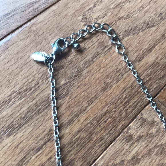 NAVY silver fillagree floral necklace - Picture 3 of 4